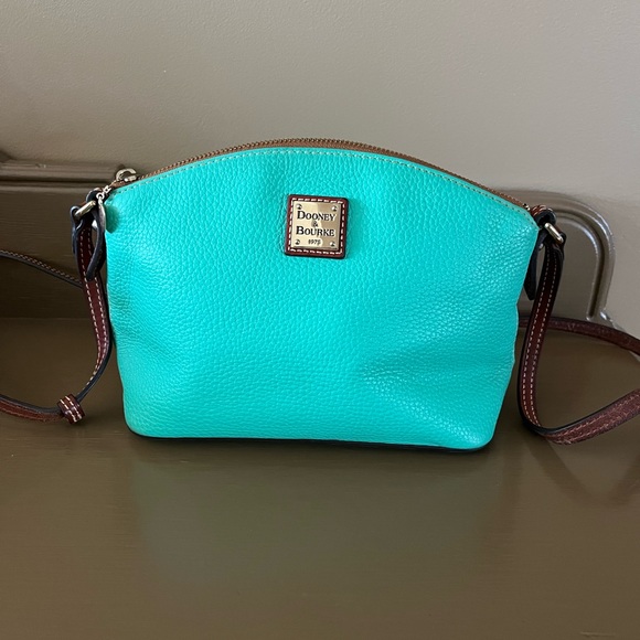 Dooney & Bourke Handbags - Dooney & Bourke Crossbody